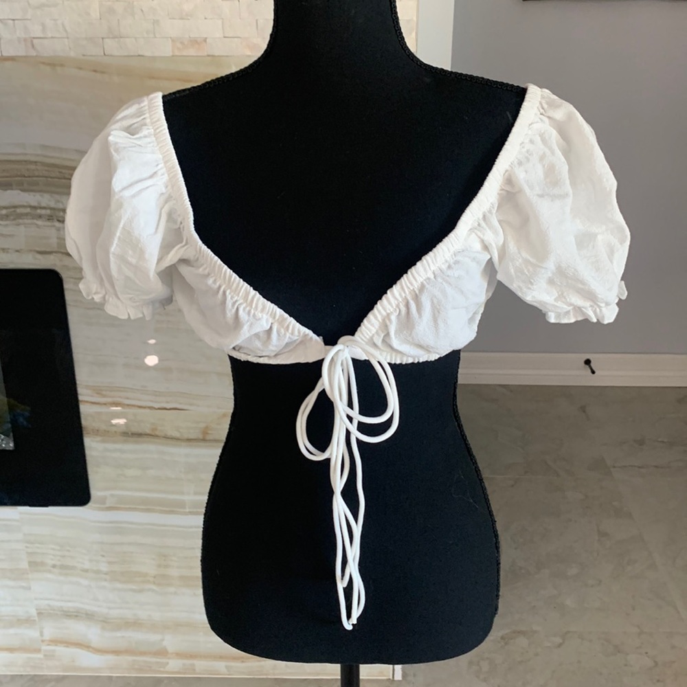 Shein White Off Shoulder Short Puff‎ Sleeve Crop Top. Size S (189)